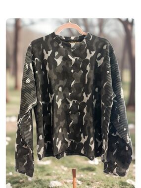 V2 Camo Ribbed Pullover Sweatshirt - Olive & Cream
